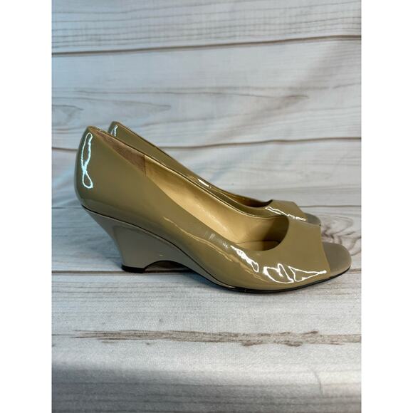 Easy Spirit Beige Open Toe Wedges Size 8 - Picture 1 of 8
